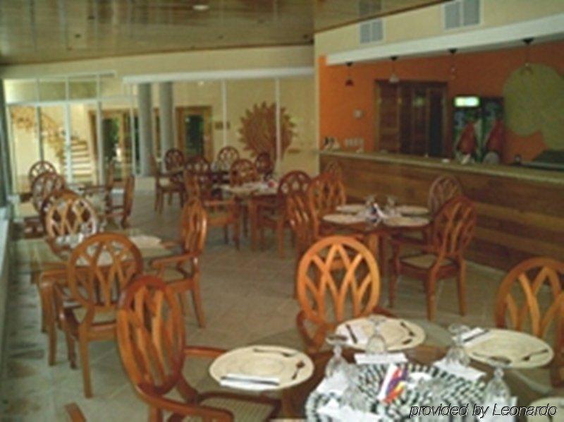 Hotel Vistamar Beachfront Resort & Conference Center Pochomil Nhà hàng bức ảnh